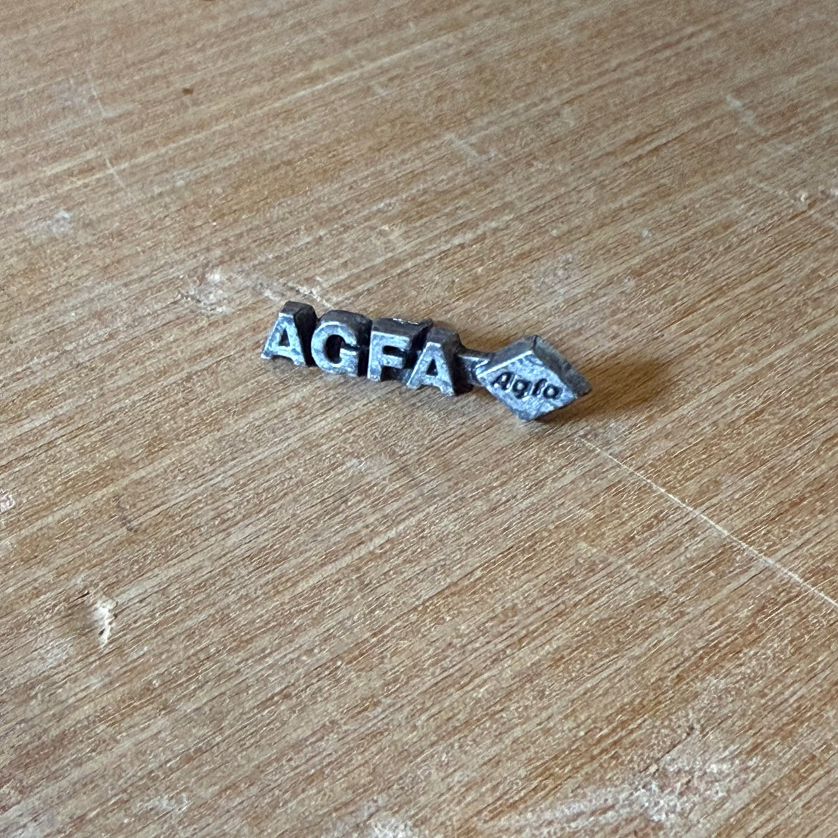 Pin's AGFA