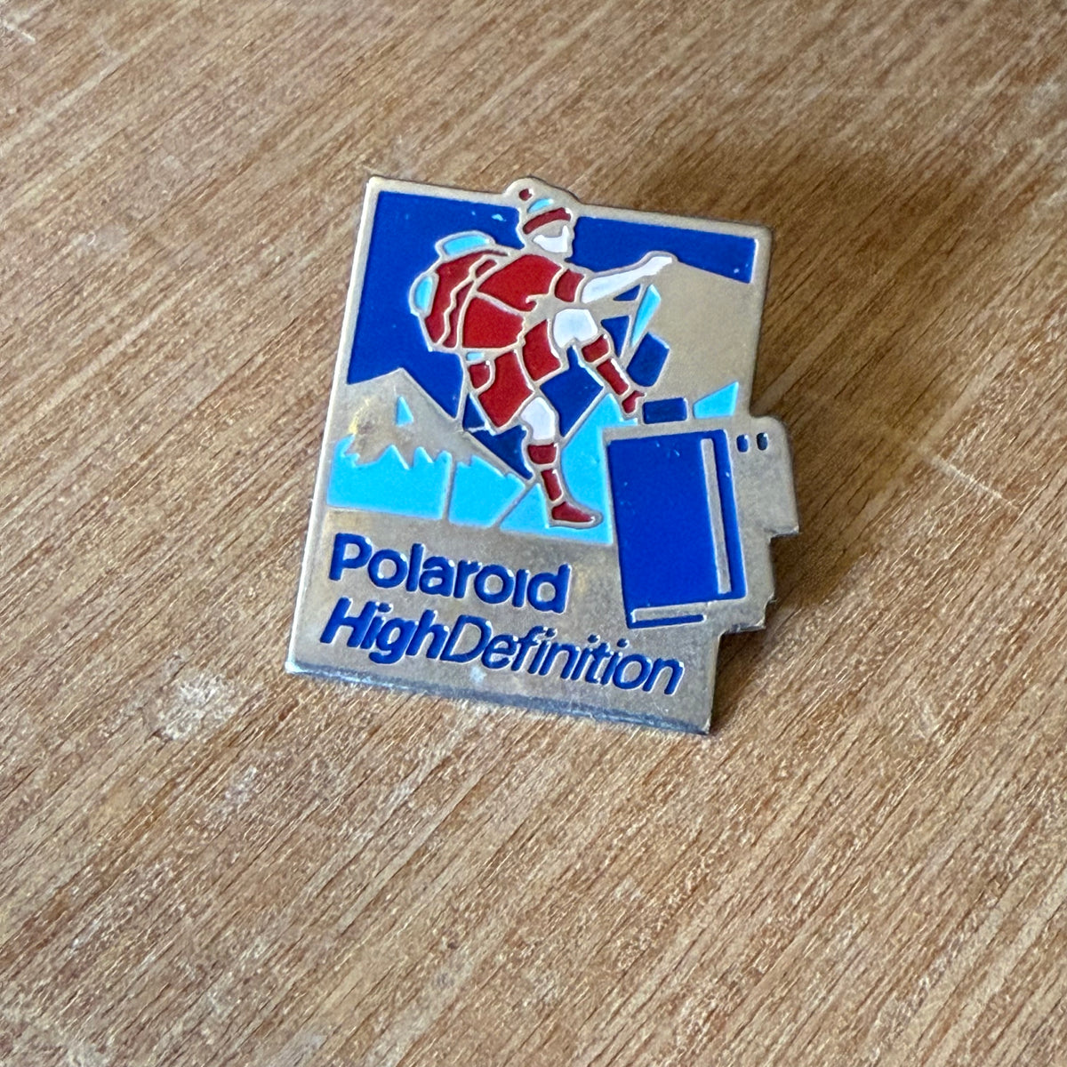 Pin's Polaroïd High Definition