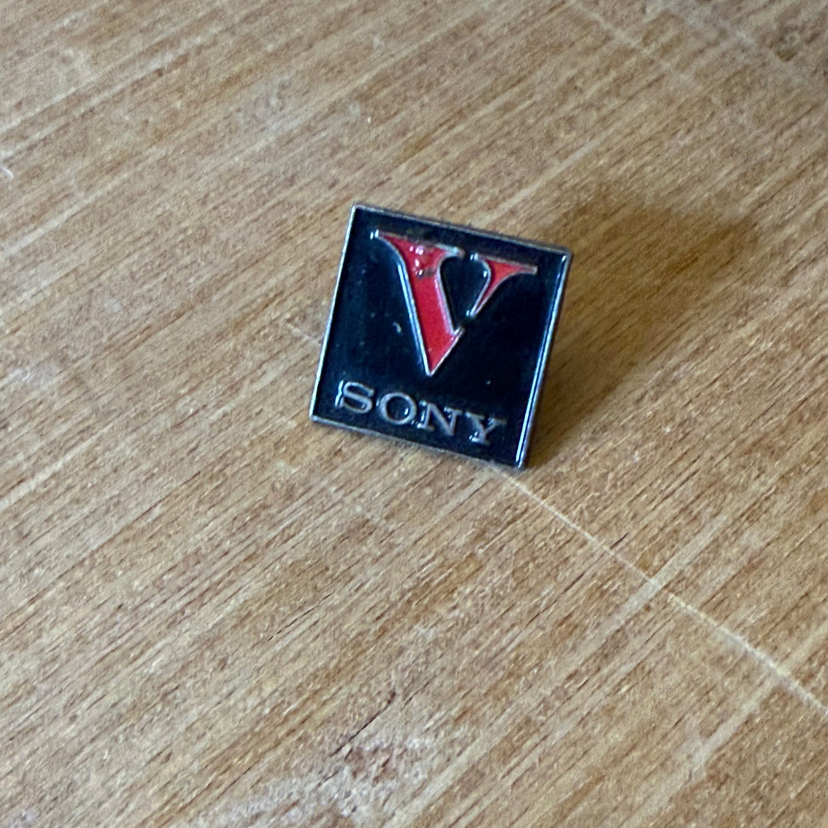 Pin's Sony V