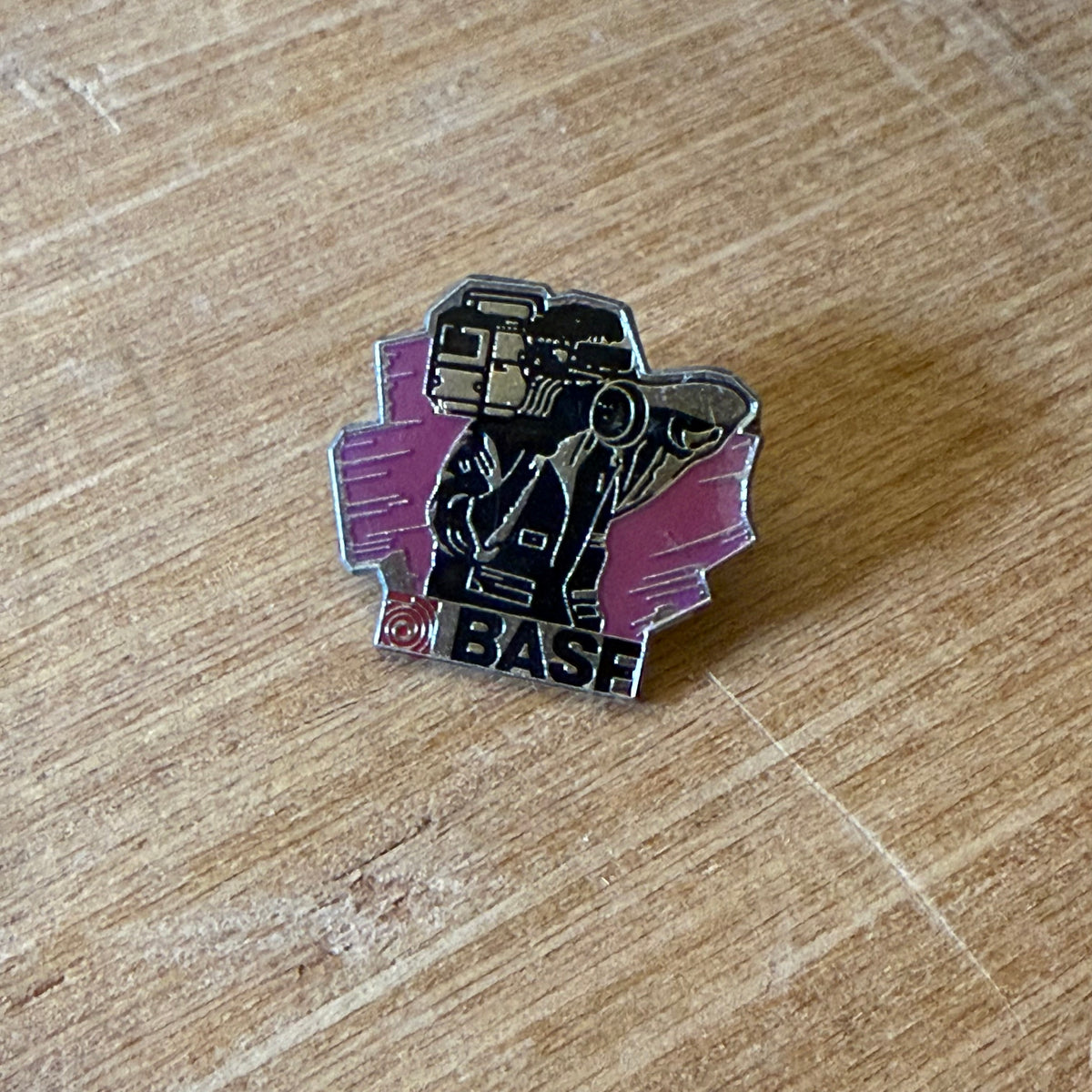 Pin's BASF Cameraman